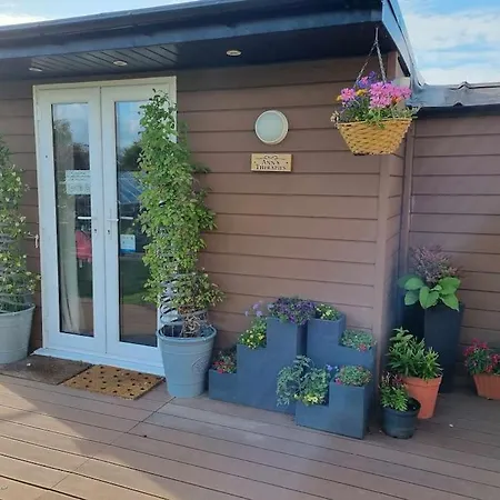 Ann'S Garden Flat Apartment Deganwy Exterior photo